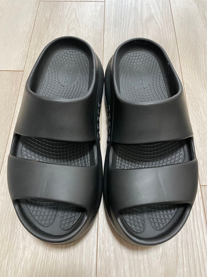 ウーフォス　OOFOS ウーヤー　新作　28cm