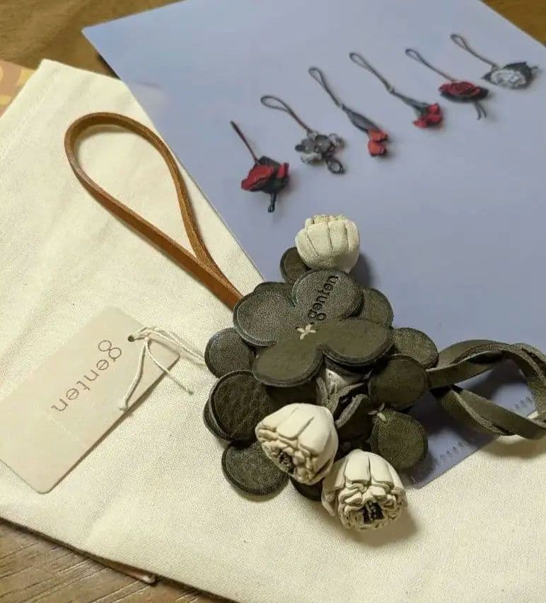 【新品】 genten ゲンテン エヴァー チャーム シロツメクサ