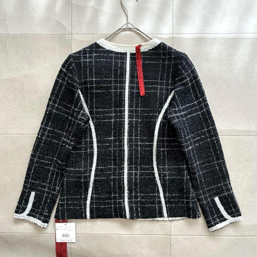 新品タグ付き 近年 ノコオーノ♡プリーツジャケット フラワー ブローチ付 黒