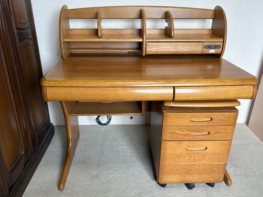 1/3 カリモク家具　学習机本体 (机本体、本棚、ワゴンセットで販売希望)