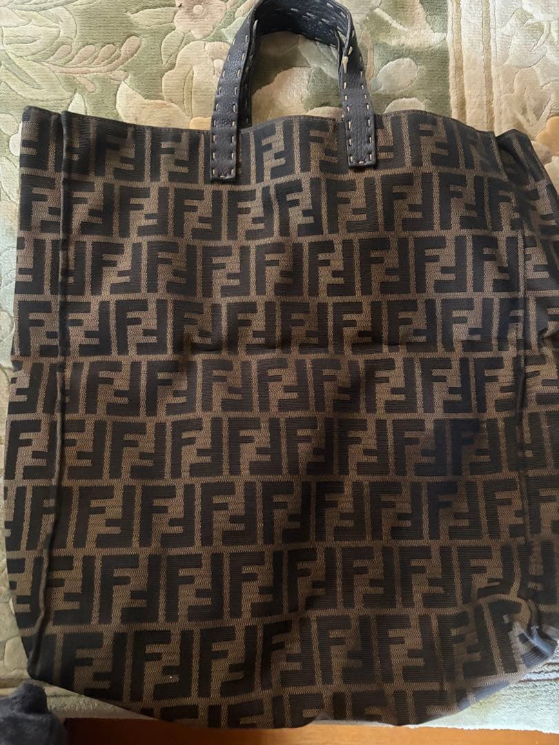 フェンディ　トートバッグ