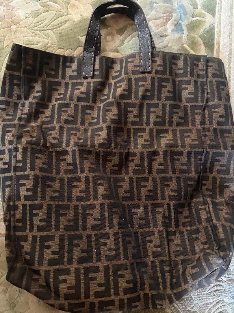 フェンディ　トートバッグ