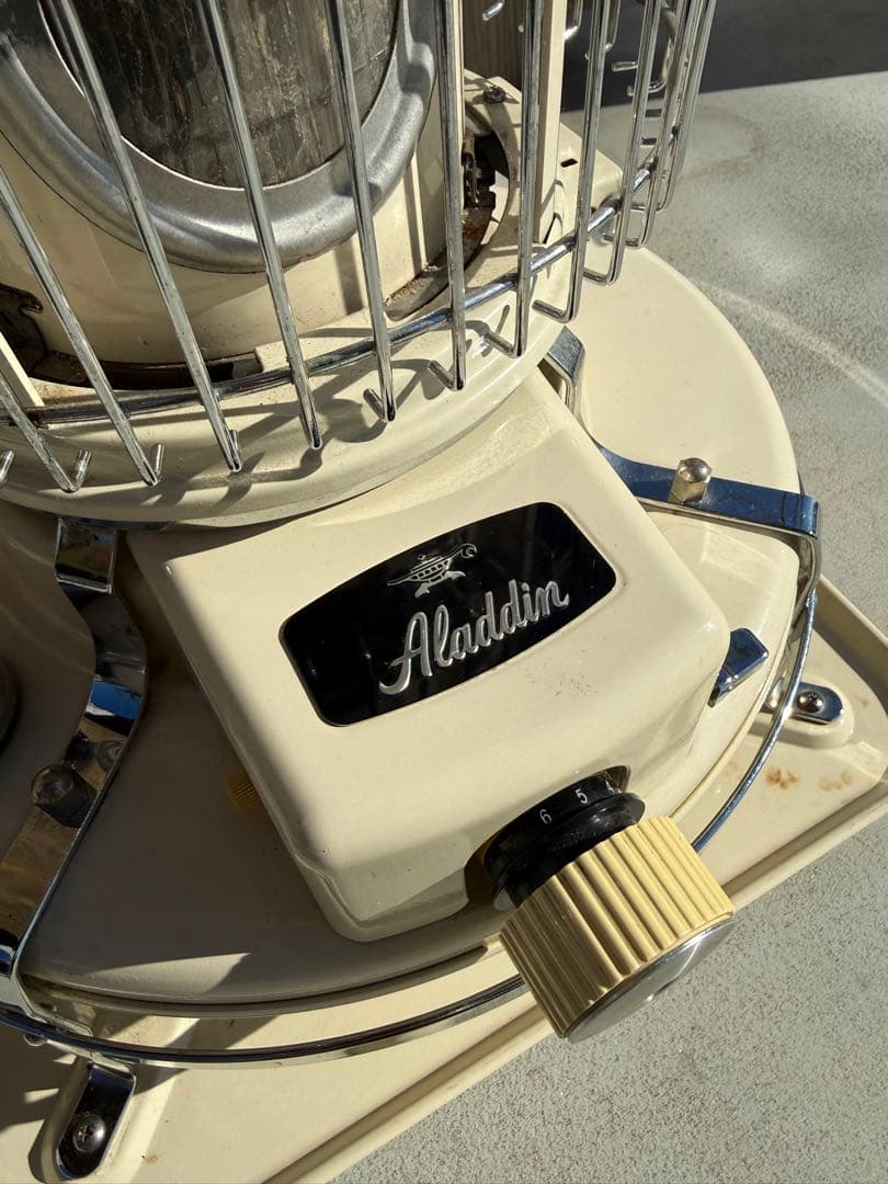 12/4迄限定価格Aladdin アラジン ブルーフレーム ストーブ白　カバー付