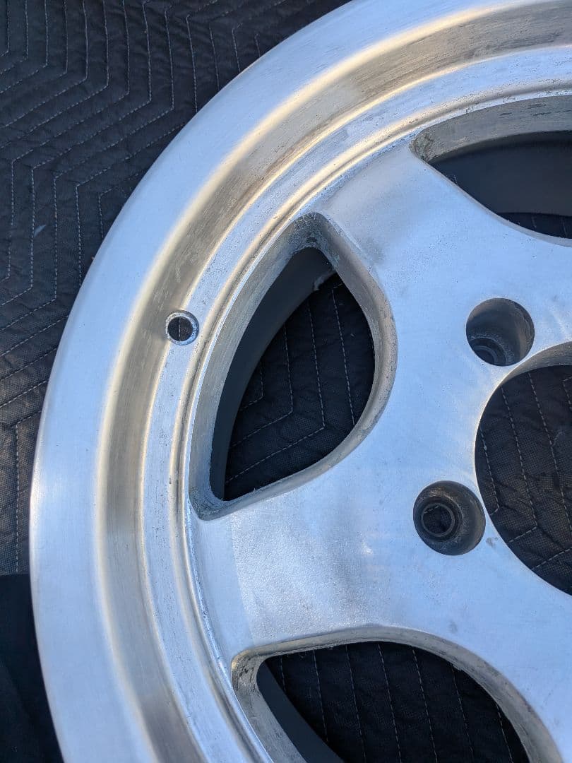 b*0様 アルミホイール 16インチ 7J 5h PCD139.7