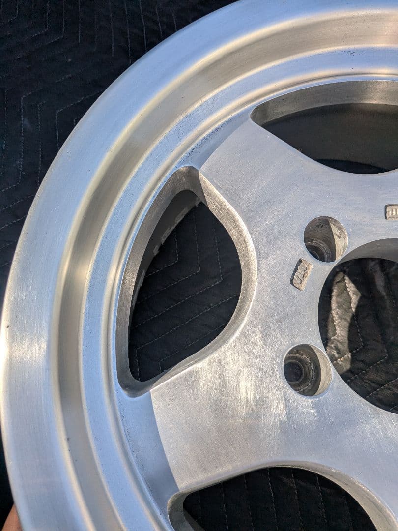 b*0様 アルミホイール 16インチ 7J 5h PCD139.7