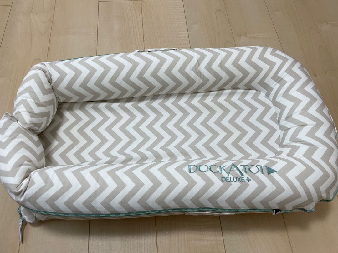 【美品】DockATot Deluxe+ ベビー布団セット(収納ケース付き)