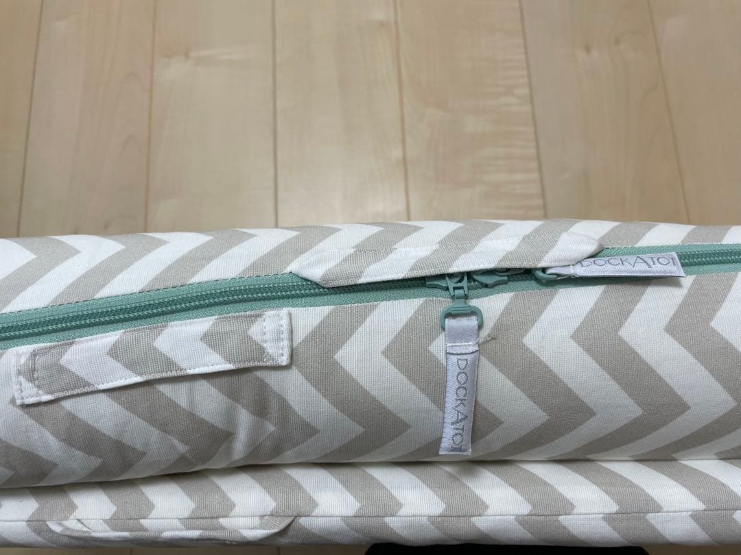 【美品】DockATot Deluxe+ ベビー布団セット(収納ケース付き)