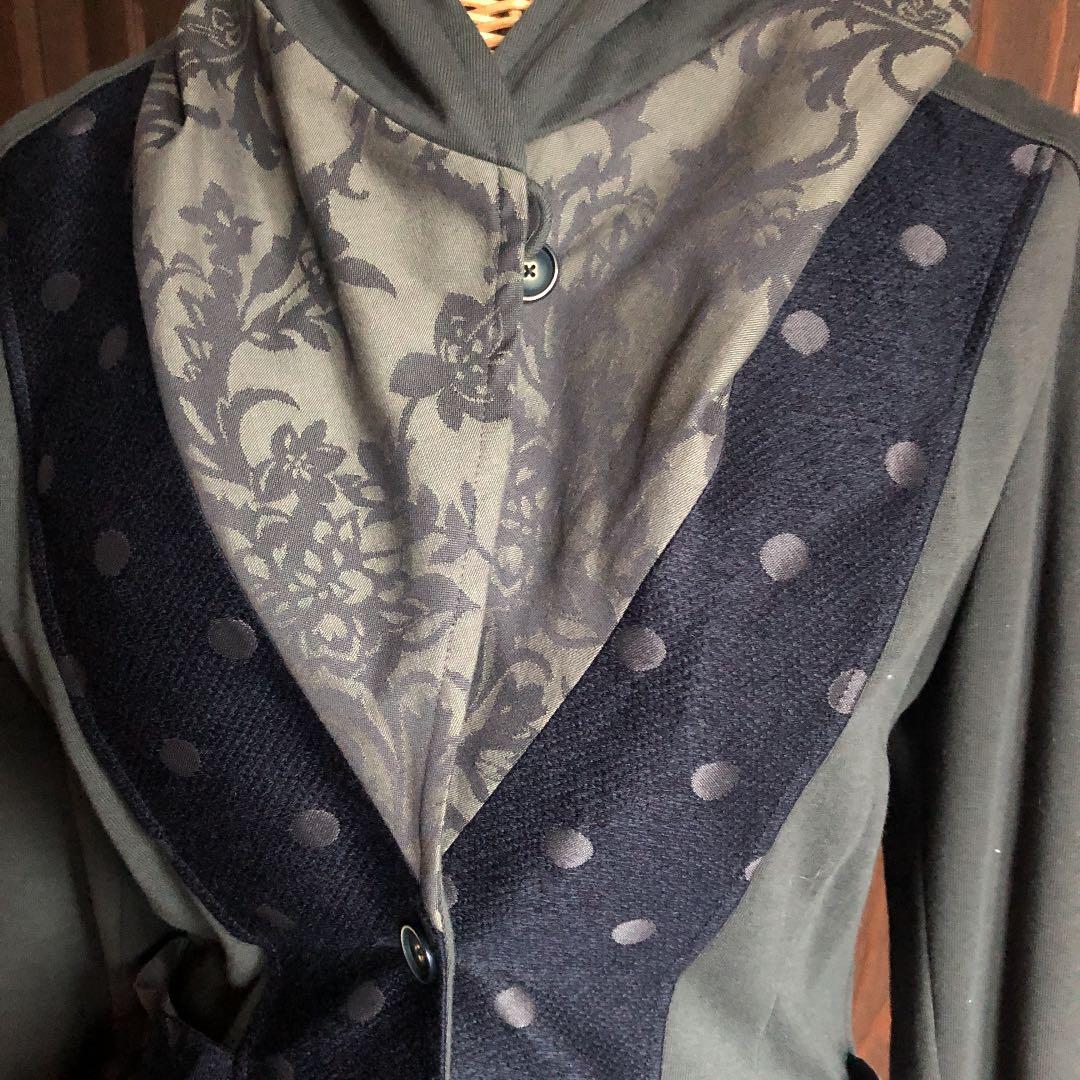 ✴︎TRUMP ✴︎ 新品　未使用　フード付きジャケット