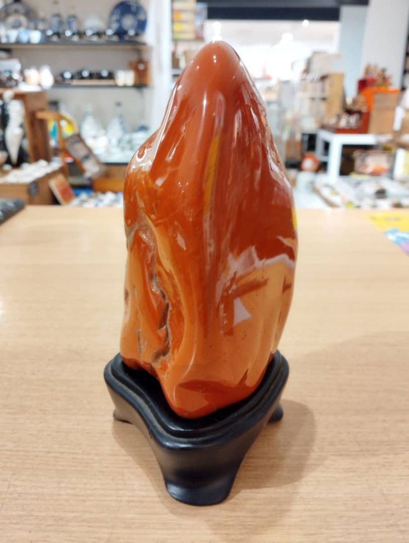 ム*陸様 佐渡ヶ島　赤玉石（スタンド付き）