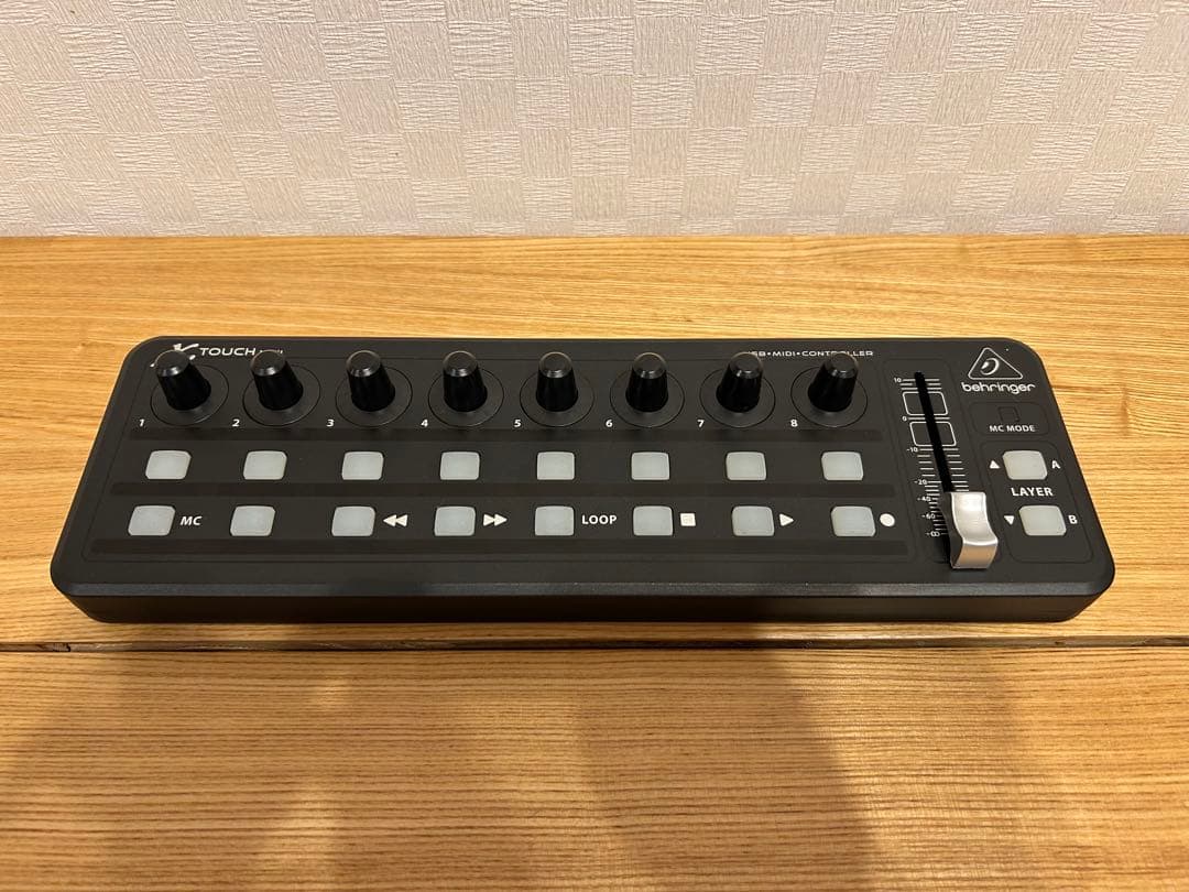 Behringer X TOUCH MINI MIDIコントローラー