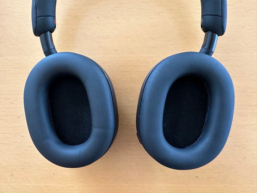 【極美品】SONY WH-1000XM5 ブラック ワイヤレスヘッドホン