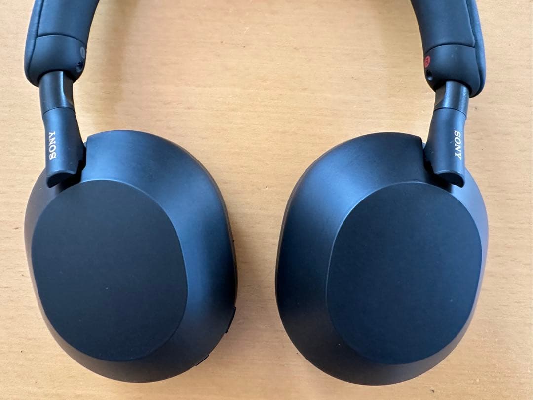 【極美品】SONY WH-1000XM5 ブラック ワイヤレスヘッドホン