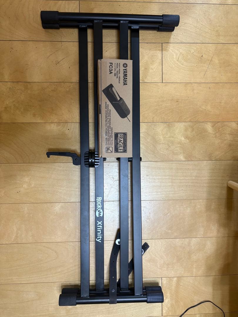 YAMAHA p125b 、ピアノ関連の本4冊、スタンド、ペダル