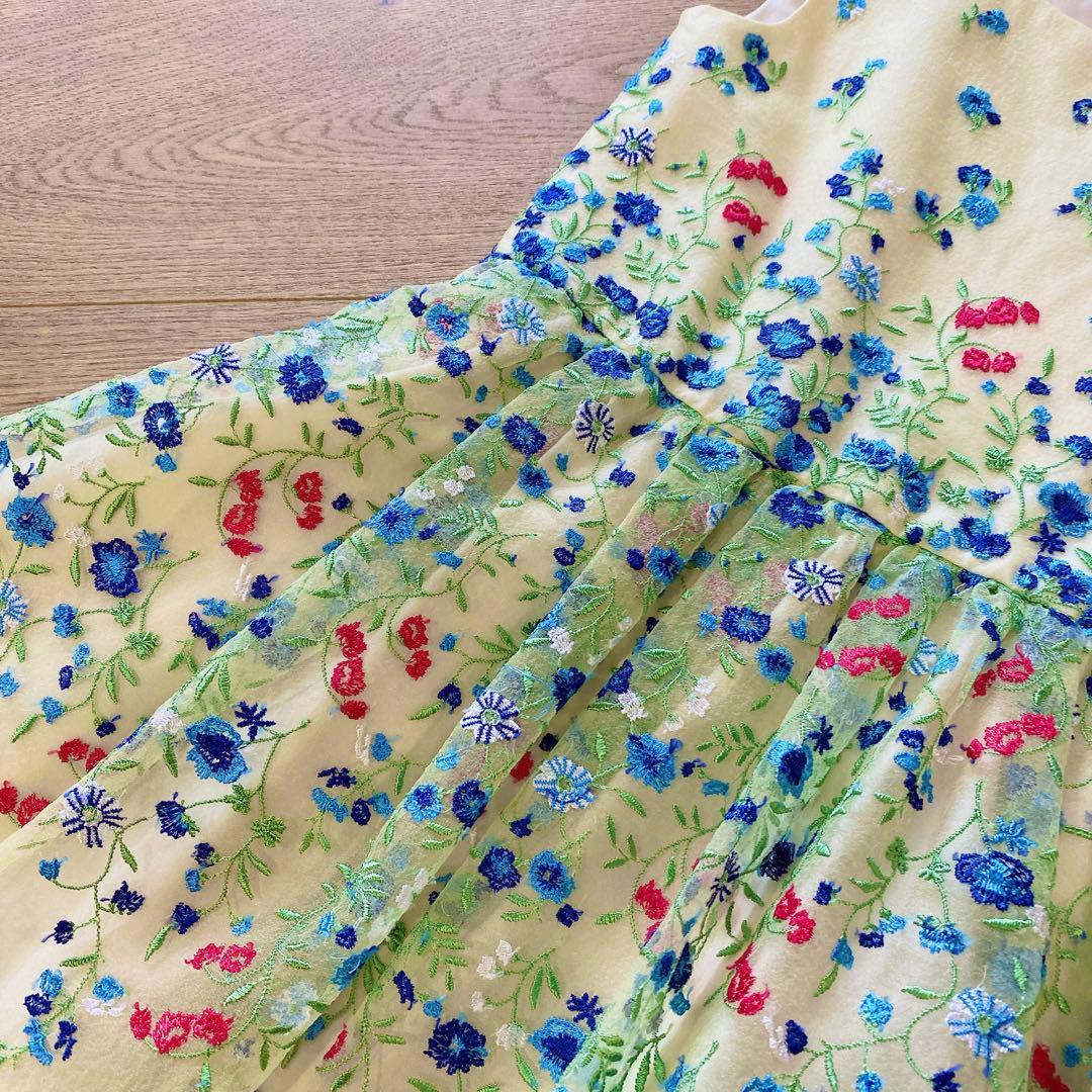 新品　トッカバンビーニ　ワンピース　ドレス　イエロー　花柄　130　3630