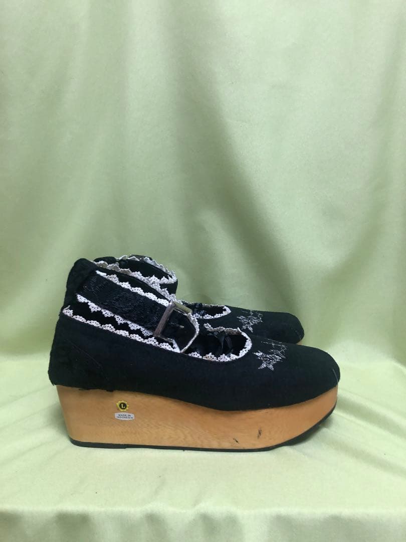 h.NAOTO 刺繍入り黒プラットフォームシューズ USED