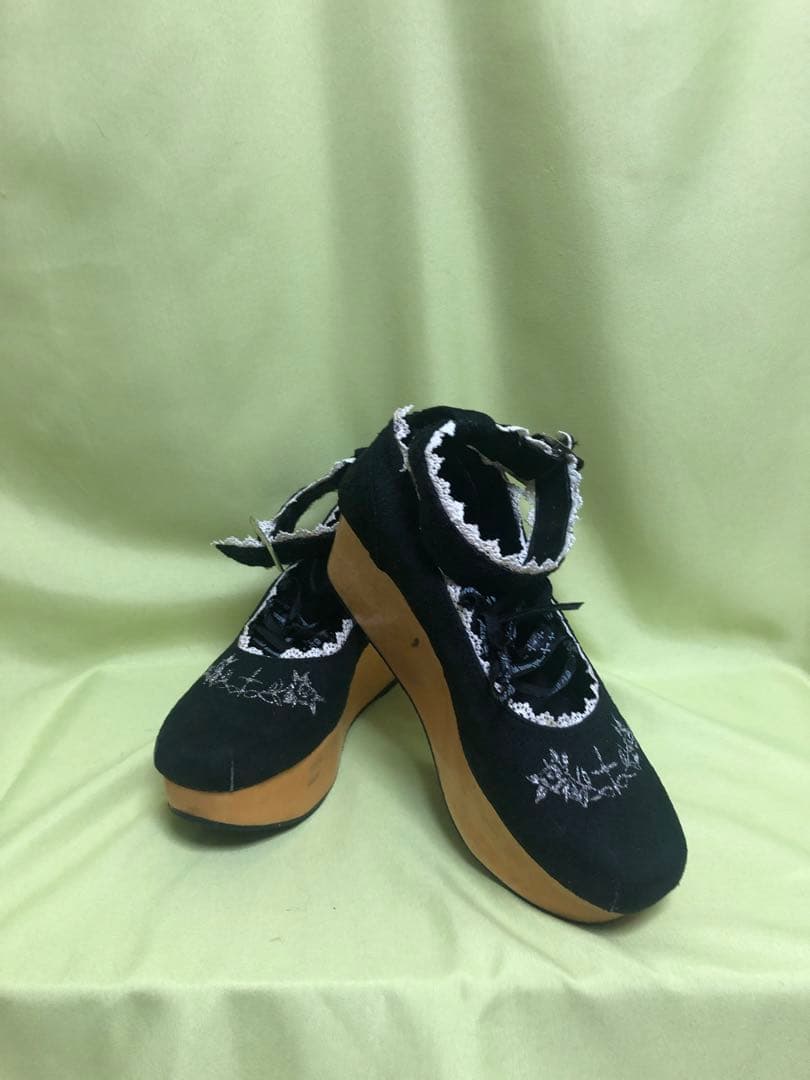 h.NAOTO 刺繍入り黒プラットフォームシューズ USED