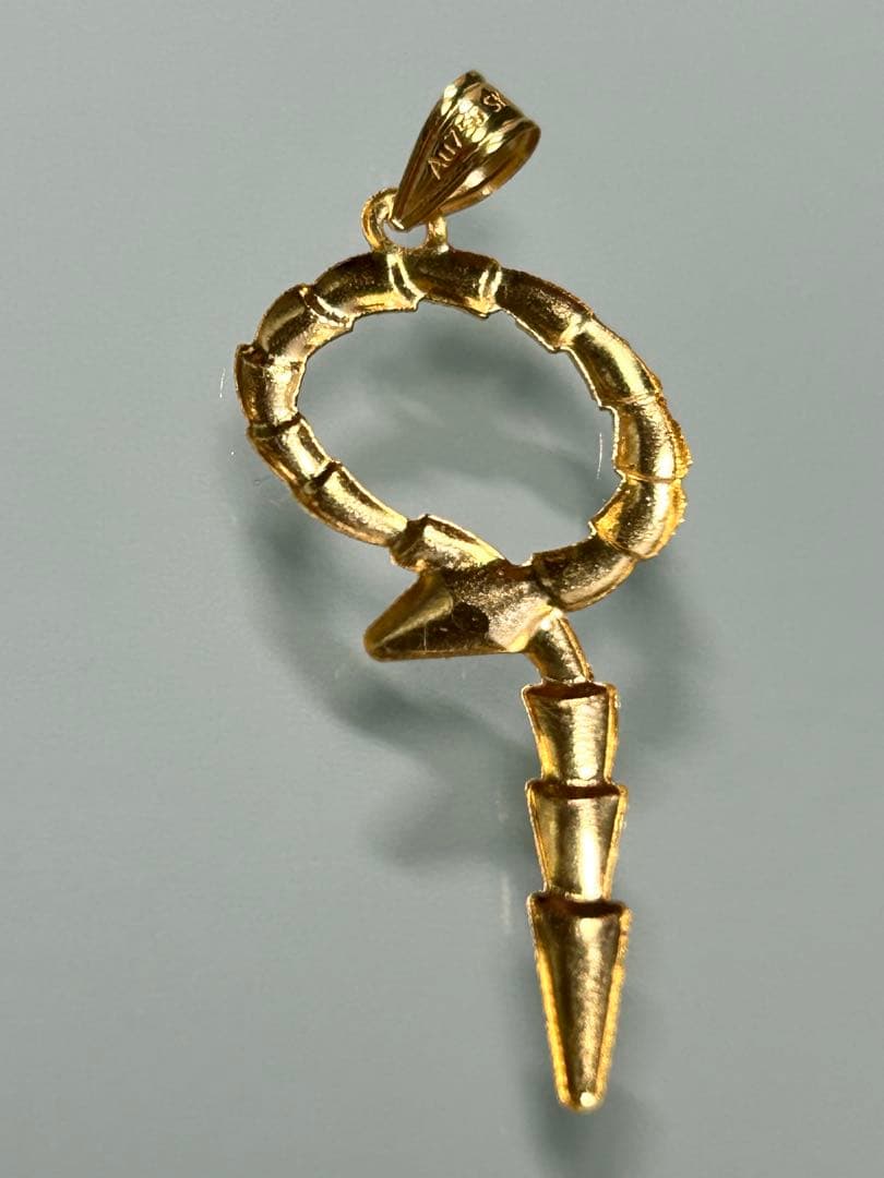 ★★Au750sk(18k)サウジアラビアゴールドの超軽量スネークペンダント1個