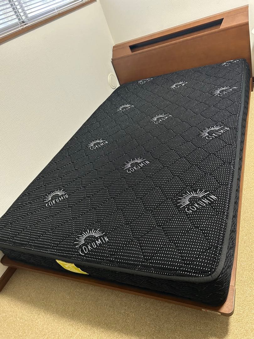 【shin】【美品】セミダブル　ベッドフレームマットレスセット