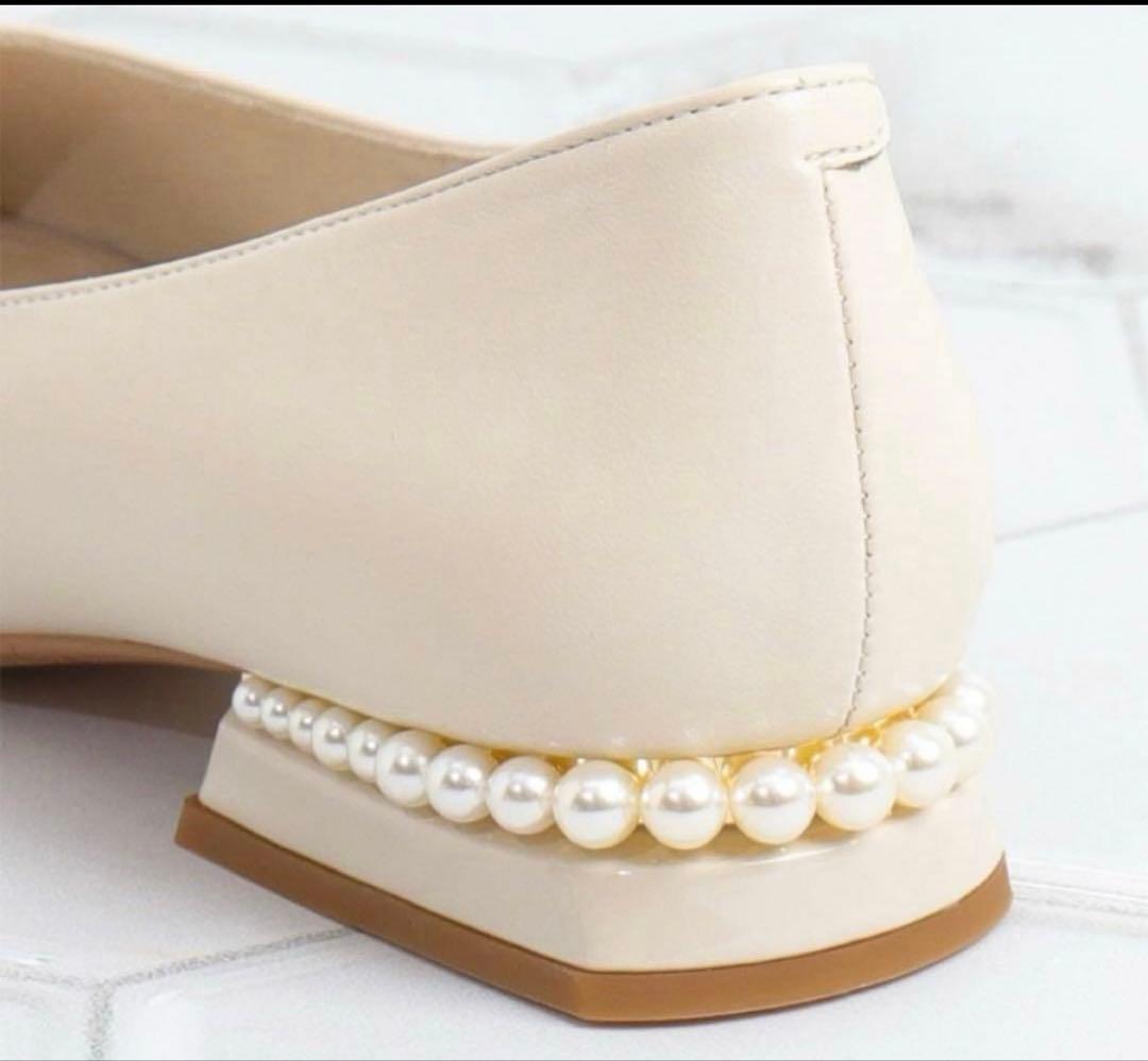 アルテミスバイダイアナ　パールヒール　Vカット フラットシューズ　アイボリー