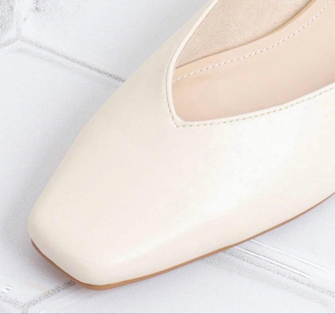 アルテミスバイダイアナ　パールヒール　Vカット フラットシューズ　アイボリー