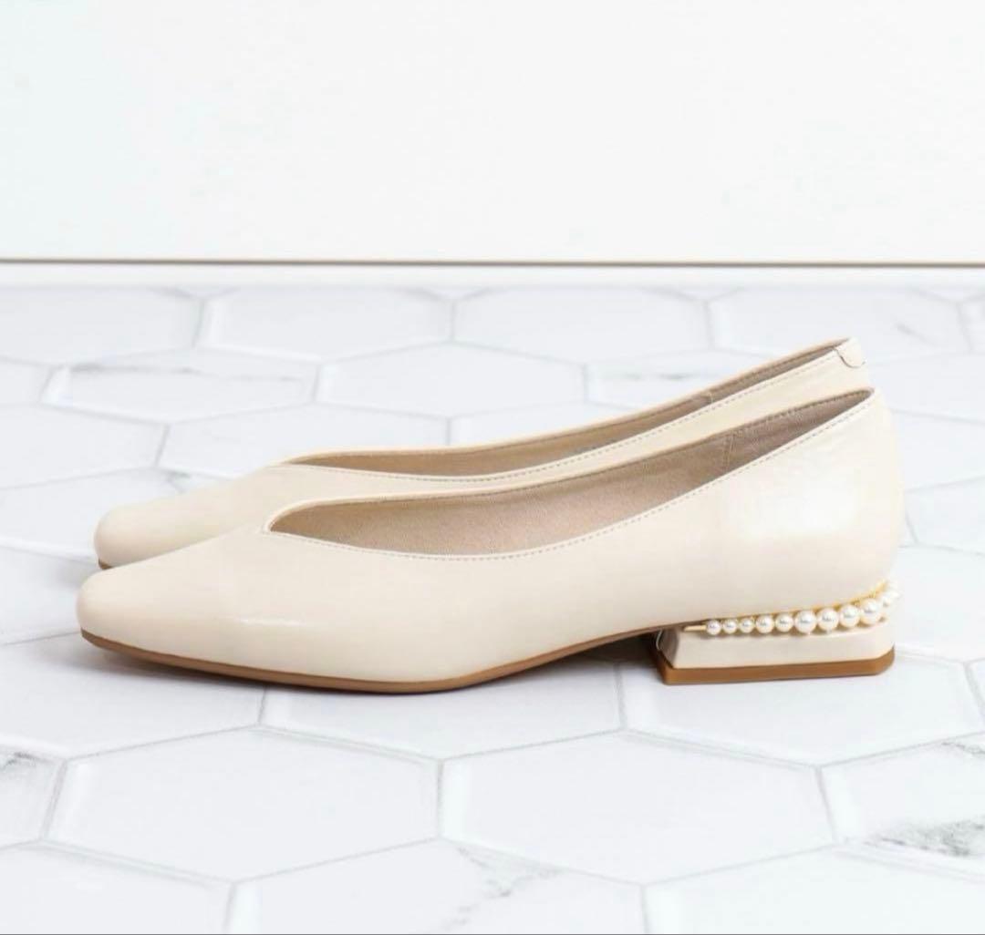 アルテミスバイダイアナ　パールヒール　Vカット フラットシューズ　アイボリー