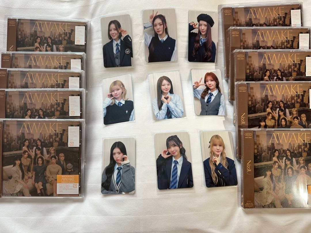 【新品未開封】NiziU AWKE 通常盤 ＋　会場限定トレカ9人コンプリート付