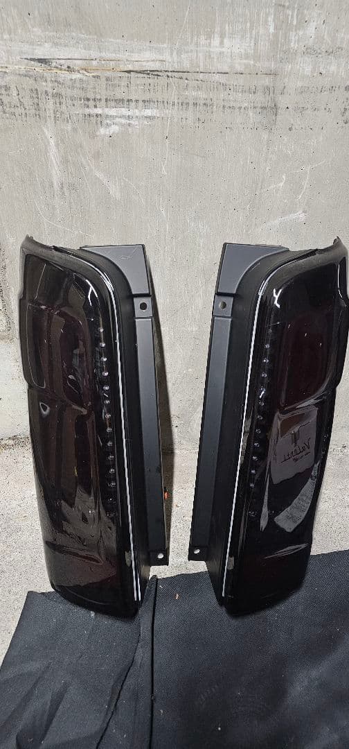 クリスタルアイファイバーLEDテールV2 NV350 キャラバン