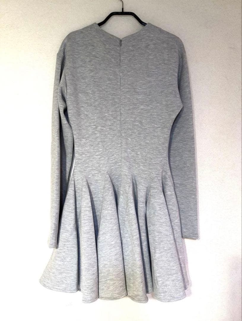 m*1様 THETOE Poros Flare Onepiece グレー