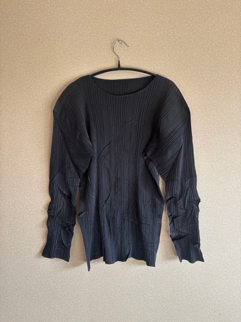 【美品】イッセイミヤケ　長袖プリーツプリーズ　Mサイズ