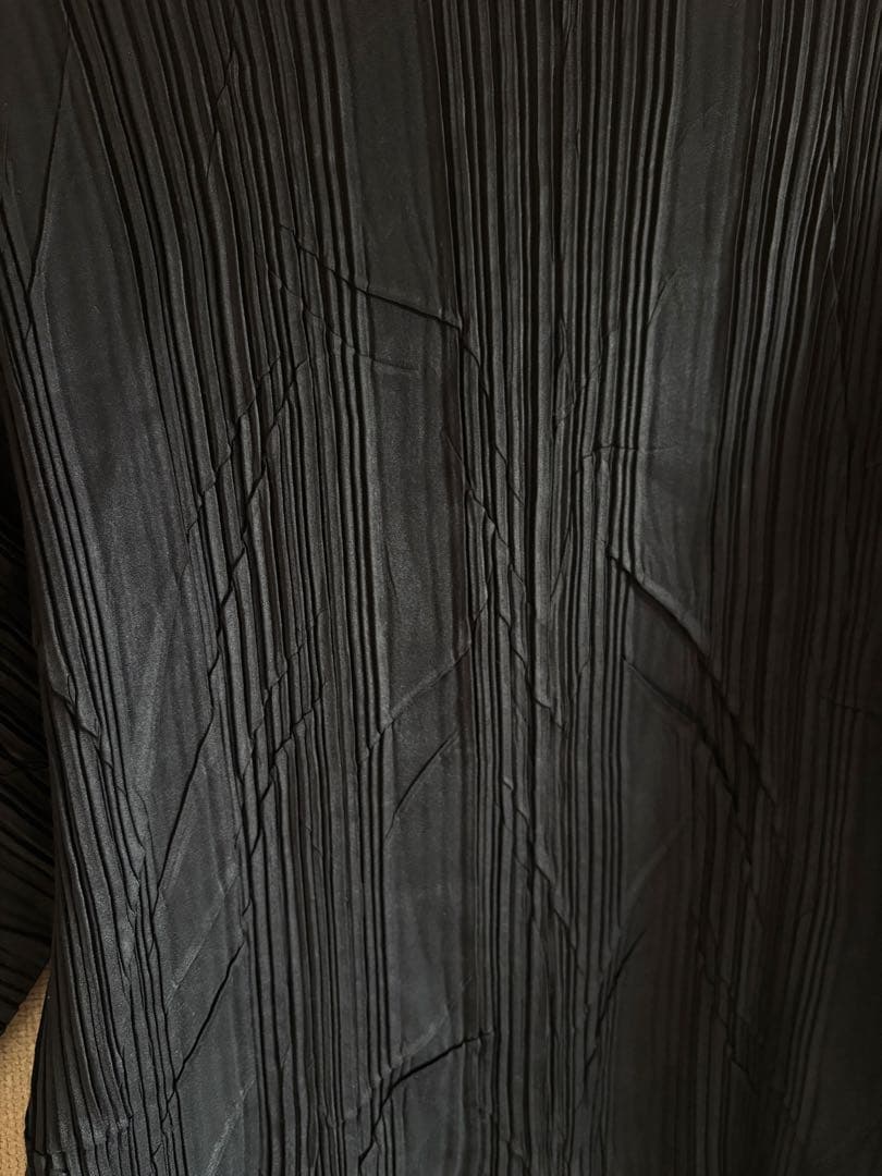 【美品】イッセイミヤケ　長袖プリーツプリーズ　Mサイズ