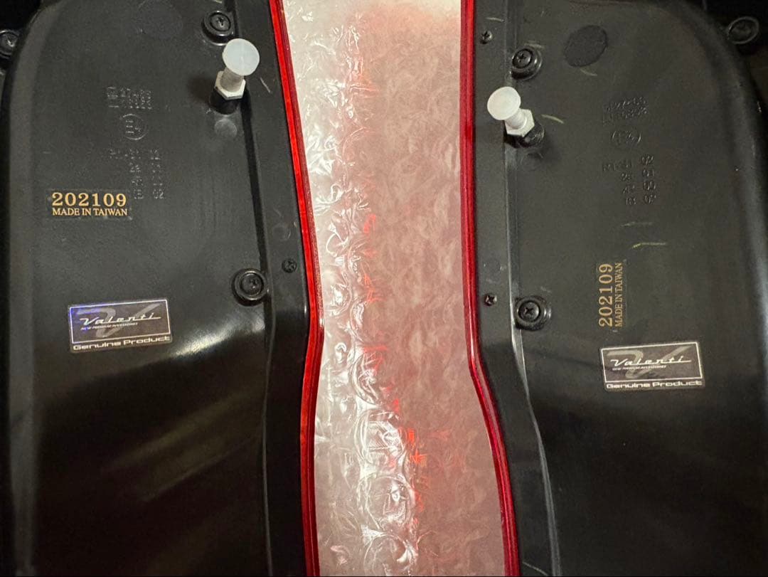 ヴァレンティ ジュエルLEDテールランプ NV350キャラバン　流れる