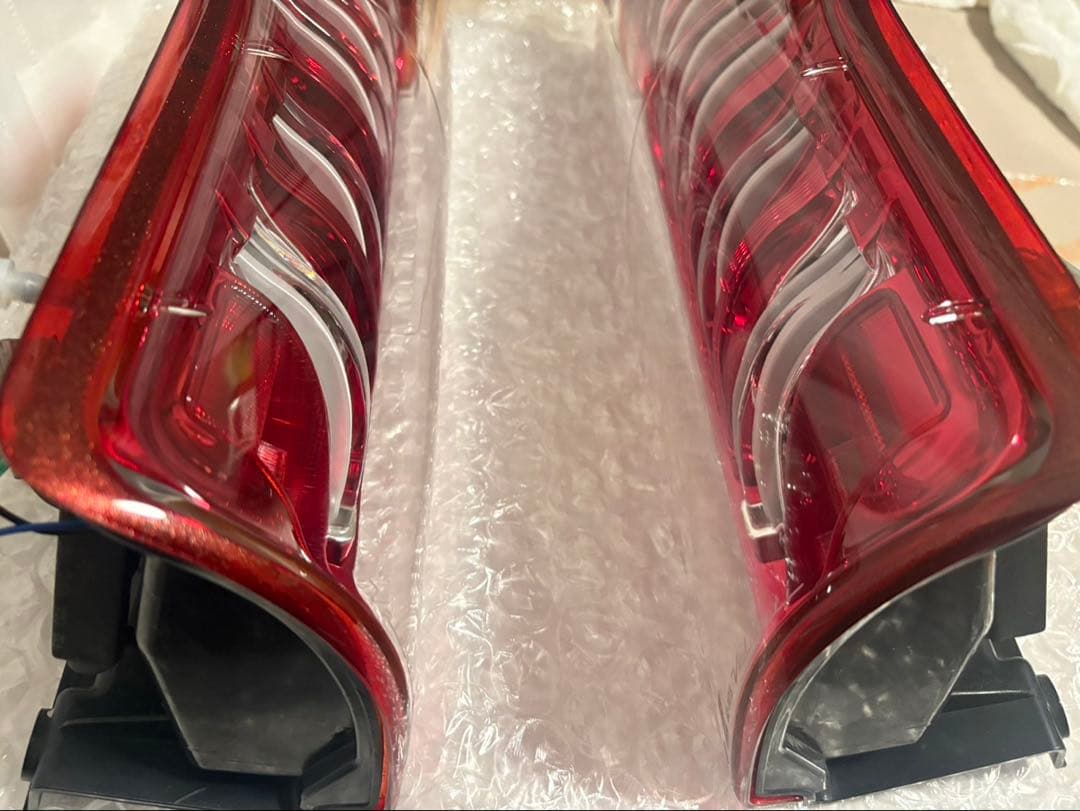 ヴァレンティ ジュエルLEDテールランプ NV350キャラバン　流れる