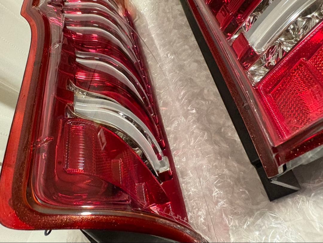 ヴァレンティ ジュエルLEDテールランプ NV350キャラバン　流れる