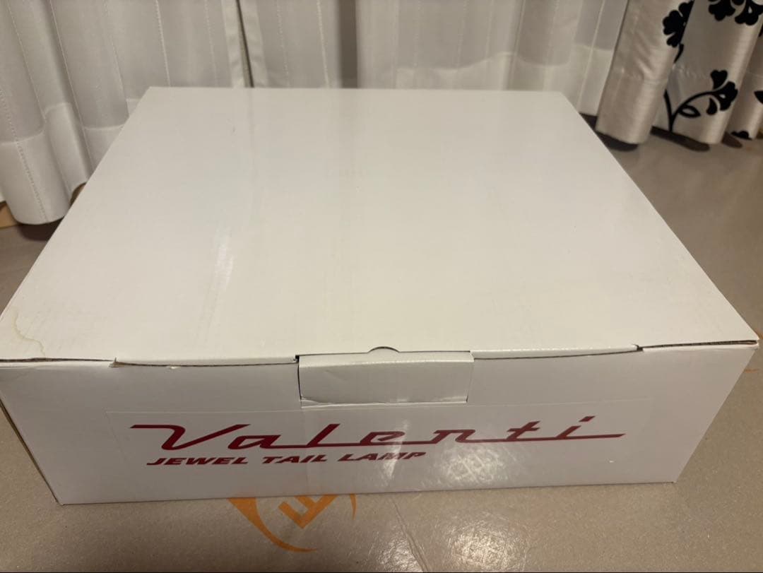 ヴァレンティ ジュエルLEDテールランプ NV350キャラバン　流れる