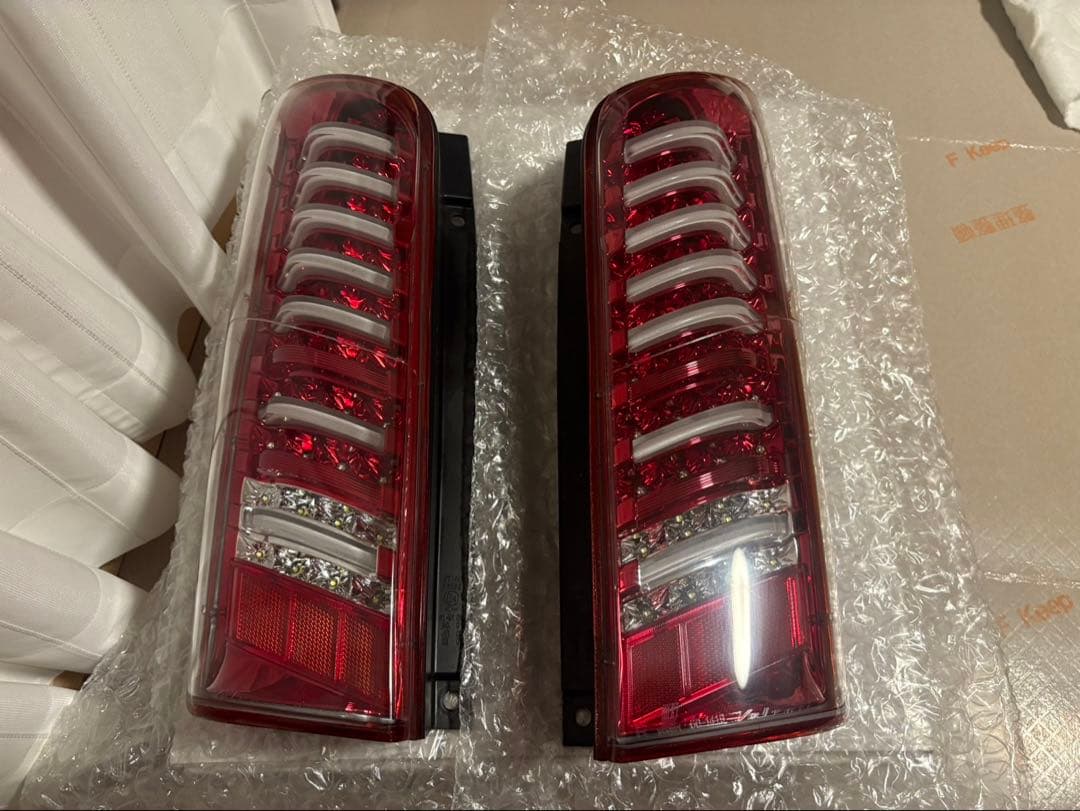 ヴァレンティ ジュエルLEDテールランプ NV350キャラバン　流れる