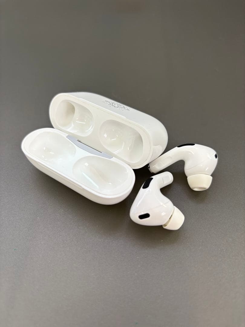 【訳あり】美品AirPodsPro 第2世代/Ligtning <No1725>