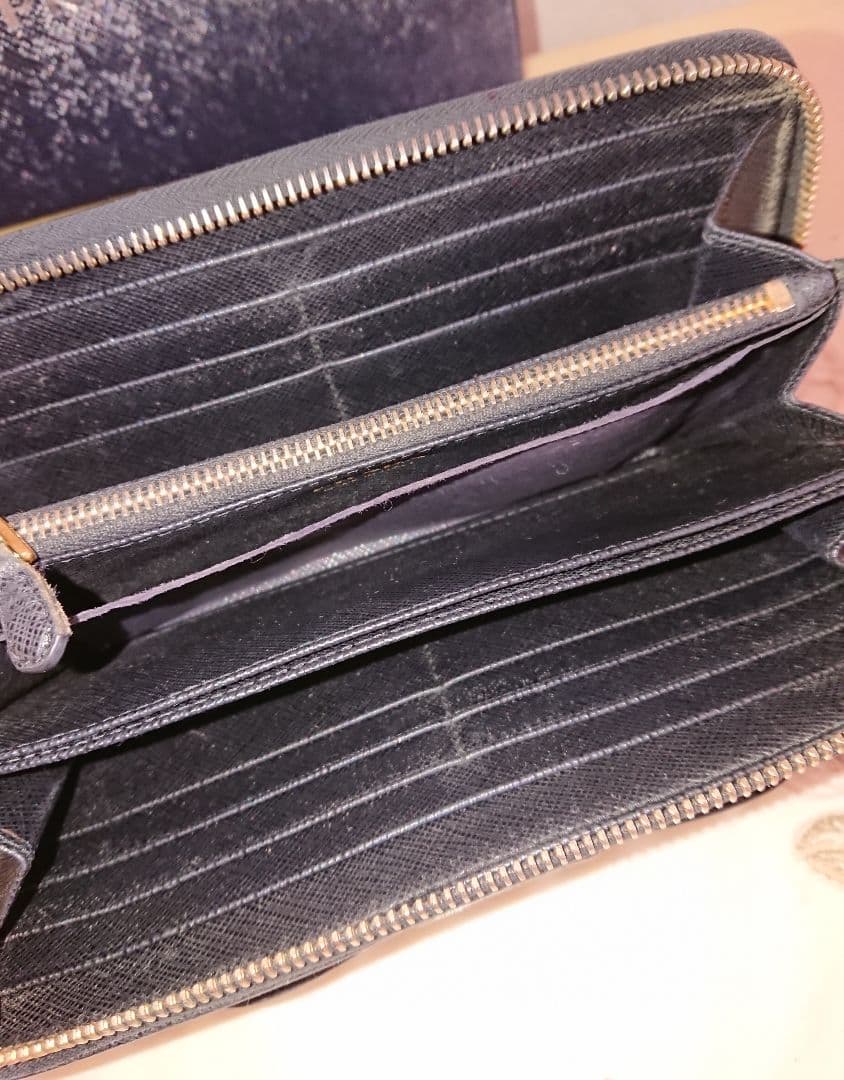 未使用 PRADA プラダ リボン 革長財布