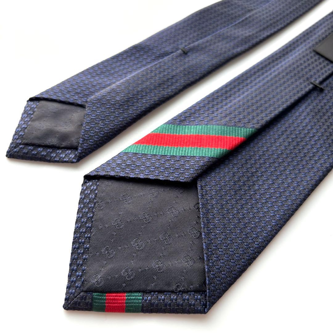꧁美品꧂ グッチ ネクタイ ナロータイ 無地 シェリーライン 蜂 ネイビー 現行