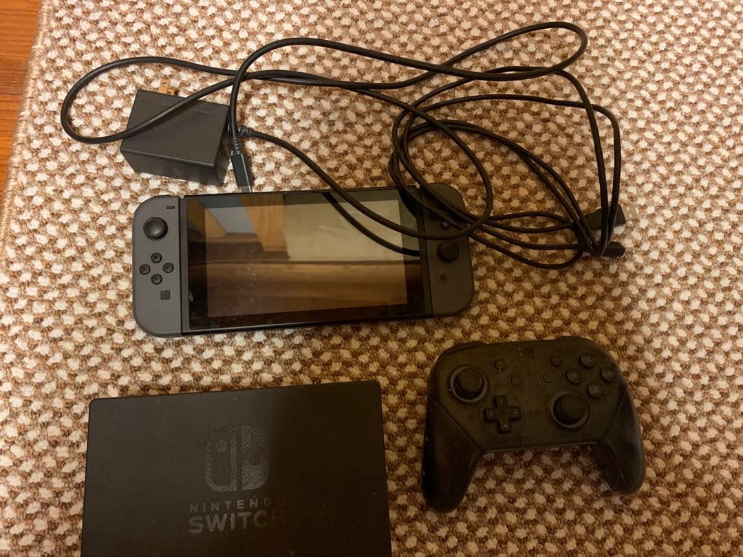 Nintendo Switch 本体 純正コントローラー　HDMIケーブルなし