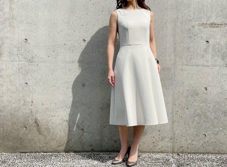 秋夏も新品ギャザー切替ワンピース 38 ネイビー　エムプルミエブラック