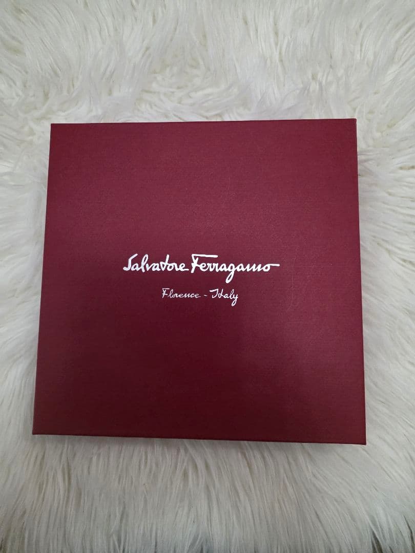 新品未使用フェラガモ シルク.コットン スカーフ ストール