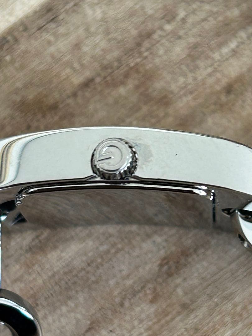 GUCCI グッチ 6155L 黒文字盤 シルバー稼働品チェーンブレスウォッチ