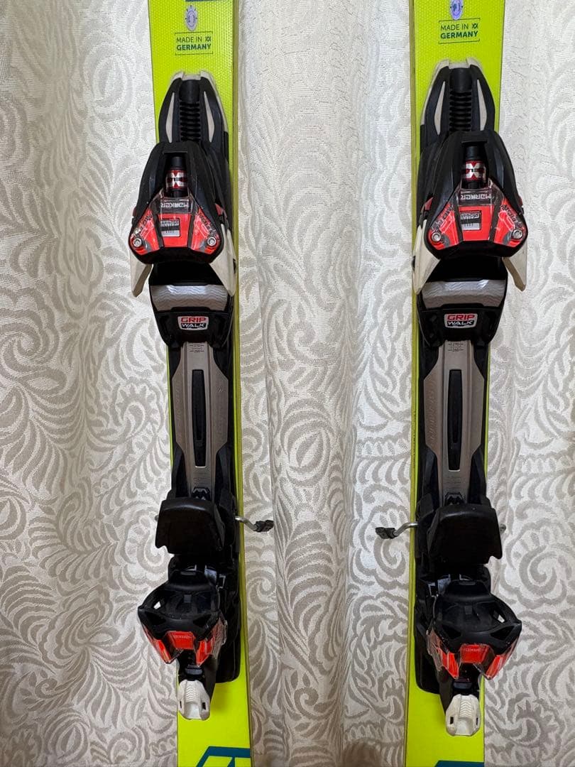 Volkl スキー板　RACETIGER SL