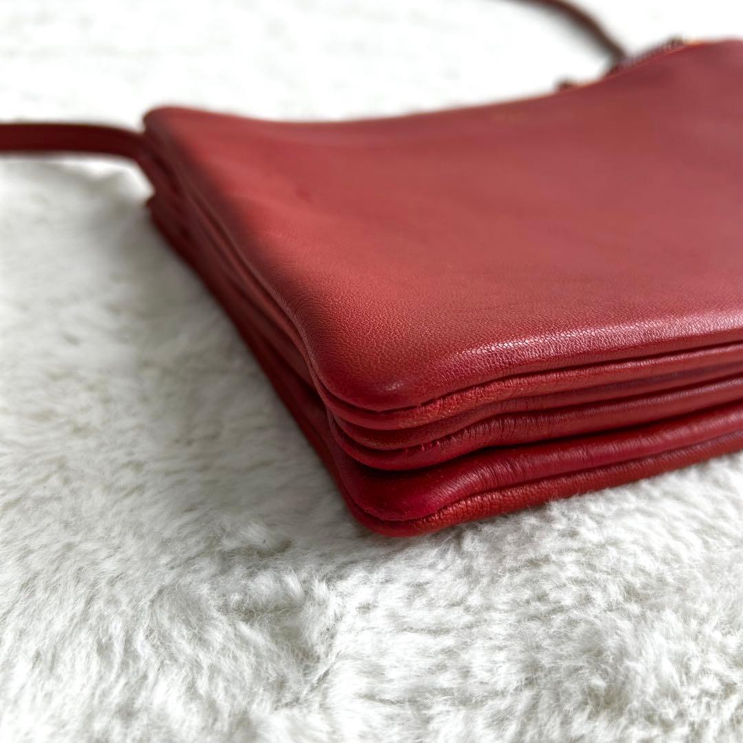美品✨　CELINE トリオ　本革　ショルダーバッグ　旧ロゴ　赤
