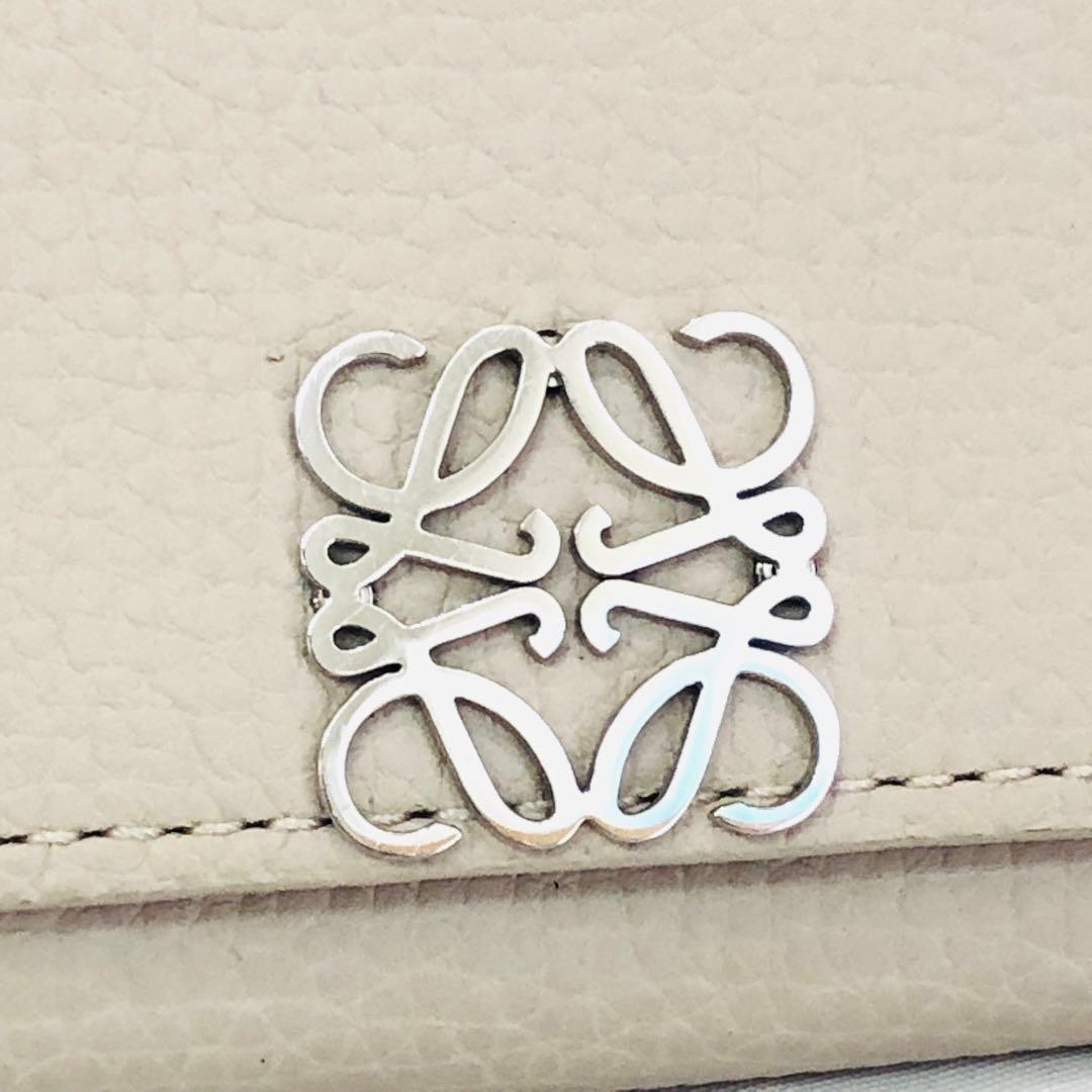 未使用品近い 極美品 ロエベ レザー 6連 キーケース アナグラム ライトグレー