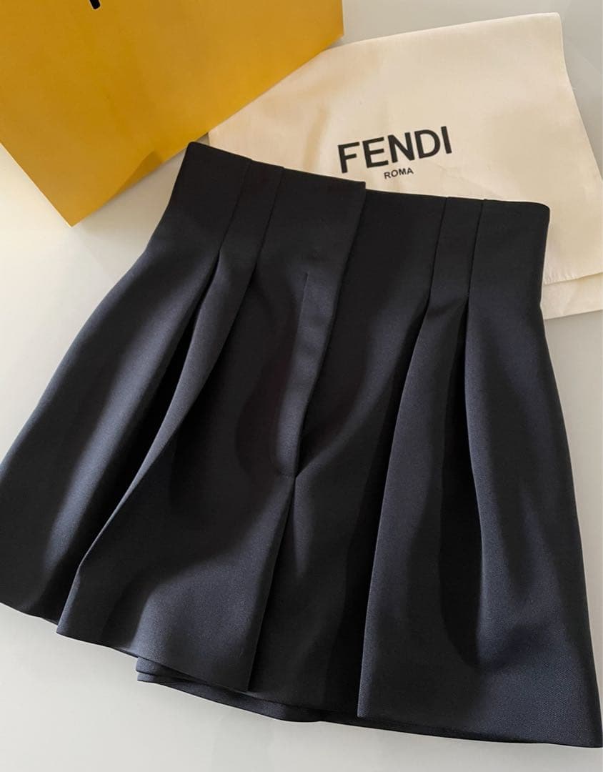FENDI⭐︎ショートパンツ
