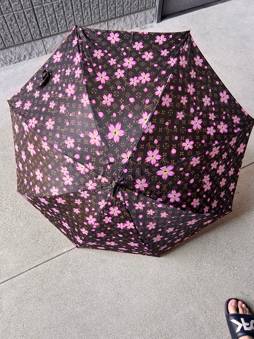 LOUIS VUITTON 長傘 黒とピンク花柄