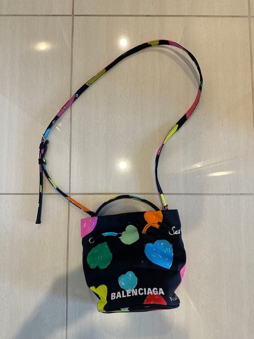 nari.　BALENCIAGA Wheel XS ハート柄