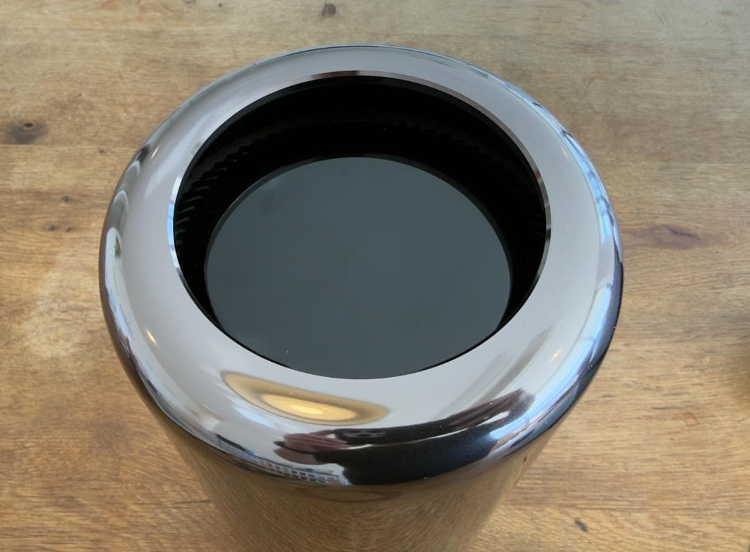 Mac Pro Late 2013 8コア 64GB Dual D700