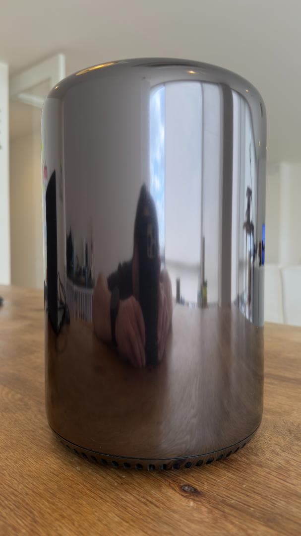 Mac Pro Late 2013 8コア 64GB Dual D700